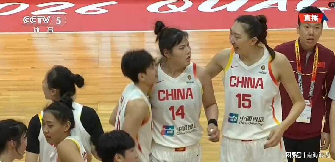 AIYOUXI-个大有啥用？跑跳都不行，在场4打5+罚球3中0，再迷信她付出代价